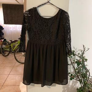 Lace midi dress